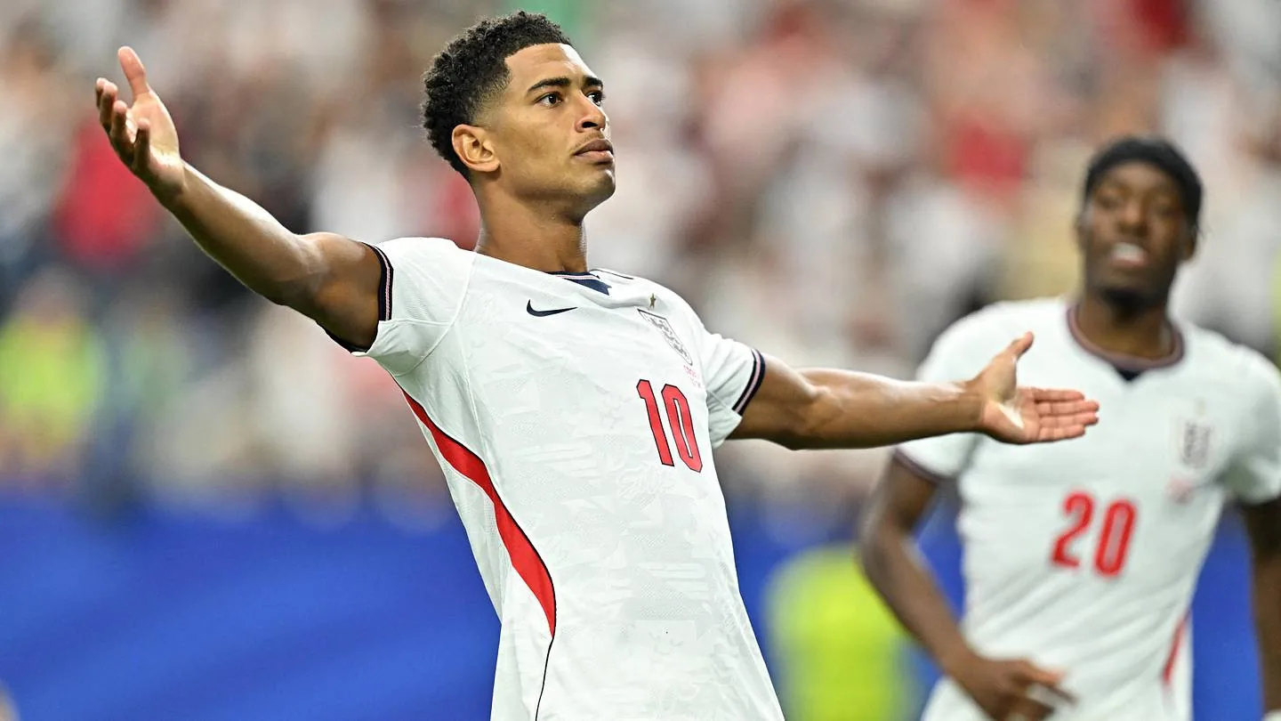 England through to last 32 of the World Cup after Uruguay exit against Spain