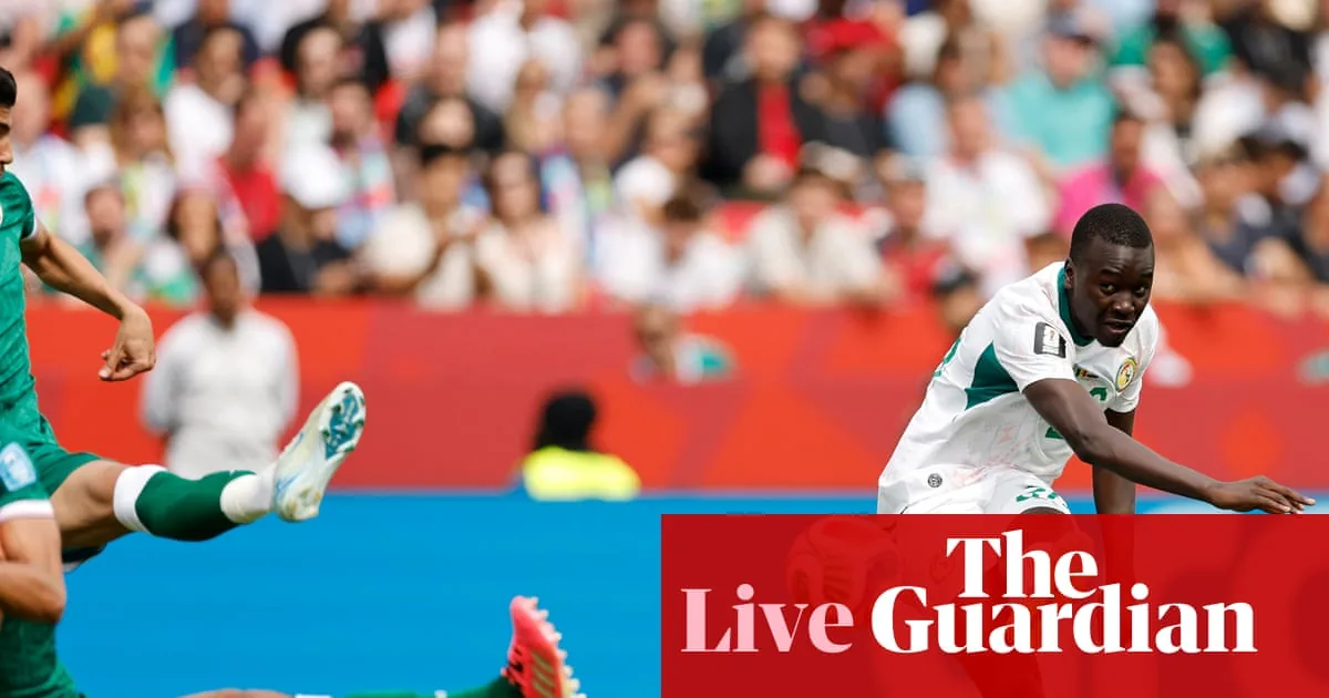 Senegal 5-0 Iraq: Substitute Pape Gueye scores twice as Senegal boost World Cup knockout stage hopes