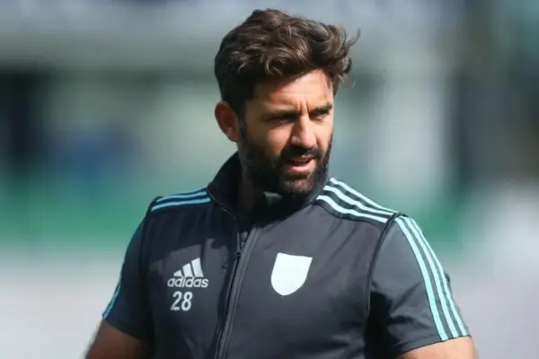 Ex-England cricketer Liam Plunkett makes professional baseball debut