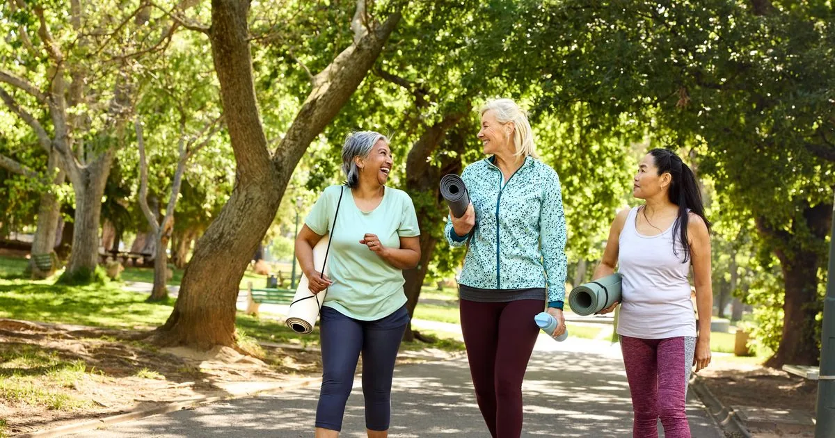 NHS plans rewards scheme with vouchers for 30-minute daily walks - Derbyshire Live