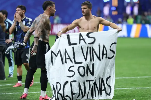 World Cup 2026: Fifa 'assessing reports' after Argentina players hold Falklands banner