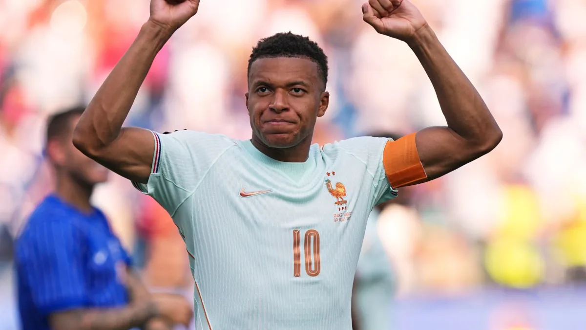 France’s Kylian Mbappe plays down ‘minor ankle injury’ after exiting Morocco game: ‘I’m completely fine’ - The Athletic - The New York Times