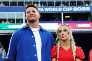Parents share importance of mental health care after Utahn, NFL player Jordan Devey dies - FOX 13 News Utah