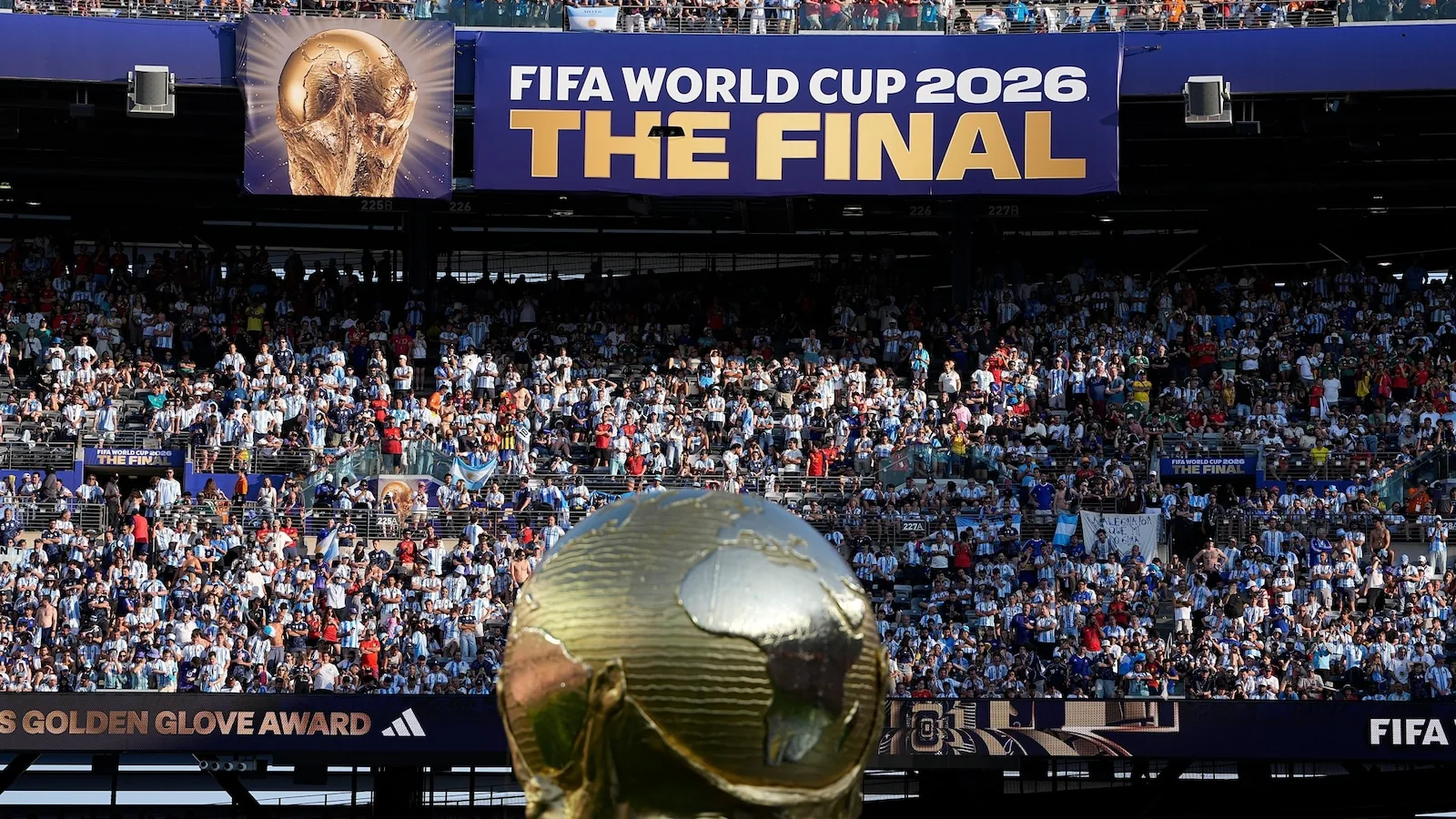 US seizes over 1,000 websites in FIFA World Cup piracy crackdown - BleepingComputer