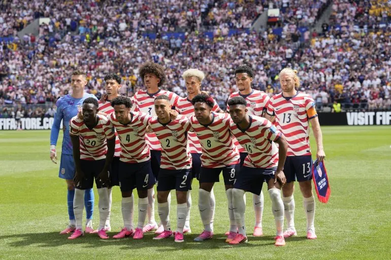 epa13050223 USA starting eleven players line up for the team photo prior the FIFA World Cup 2026 group stage match USA against Australia, in Seattle, USA, 19 June 2026. EPA/STEPHEN BRASHEAR