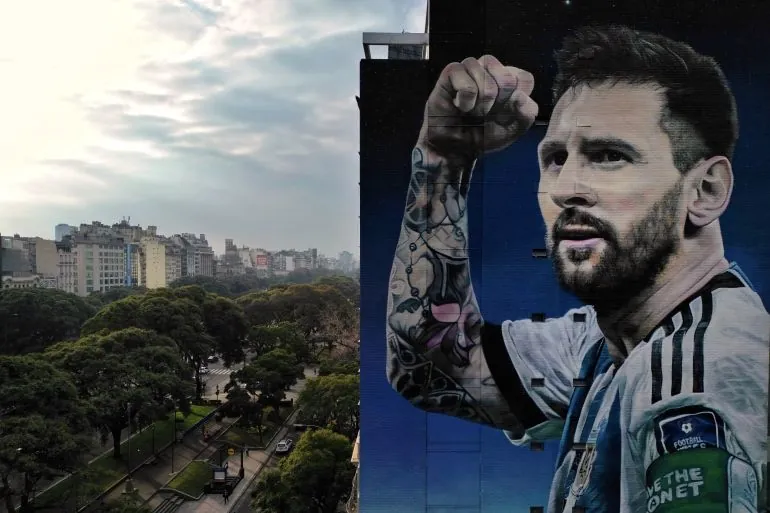 This aerial view shows a mural by artist Martin Ron depicting Argentine football star Lionel Messi in Buenos Aires on July 17, 2026, ahead of the 2026 FIFA World Cup final between Argentina and Spain on July 19. (Photo by Luis ROBAYO / AFP)
